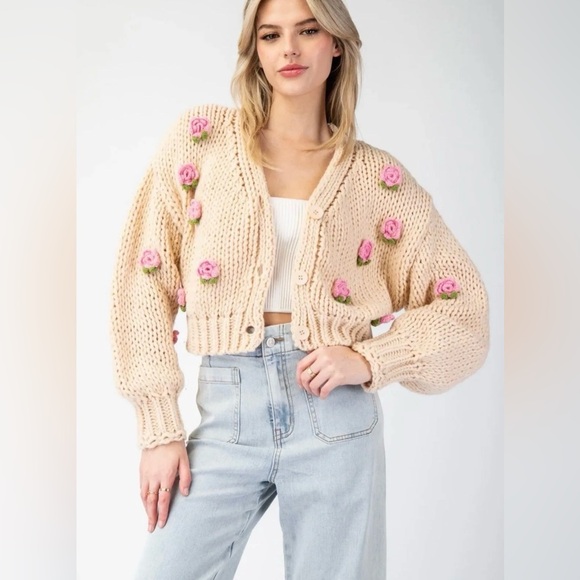 EE:SOME 3-D Floral Rose Knit Cropped Sweater Cardigan - Picture 2 of 8
